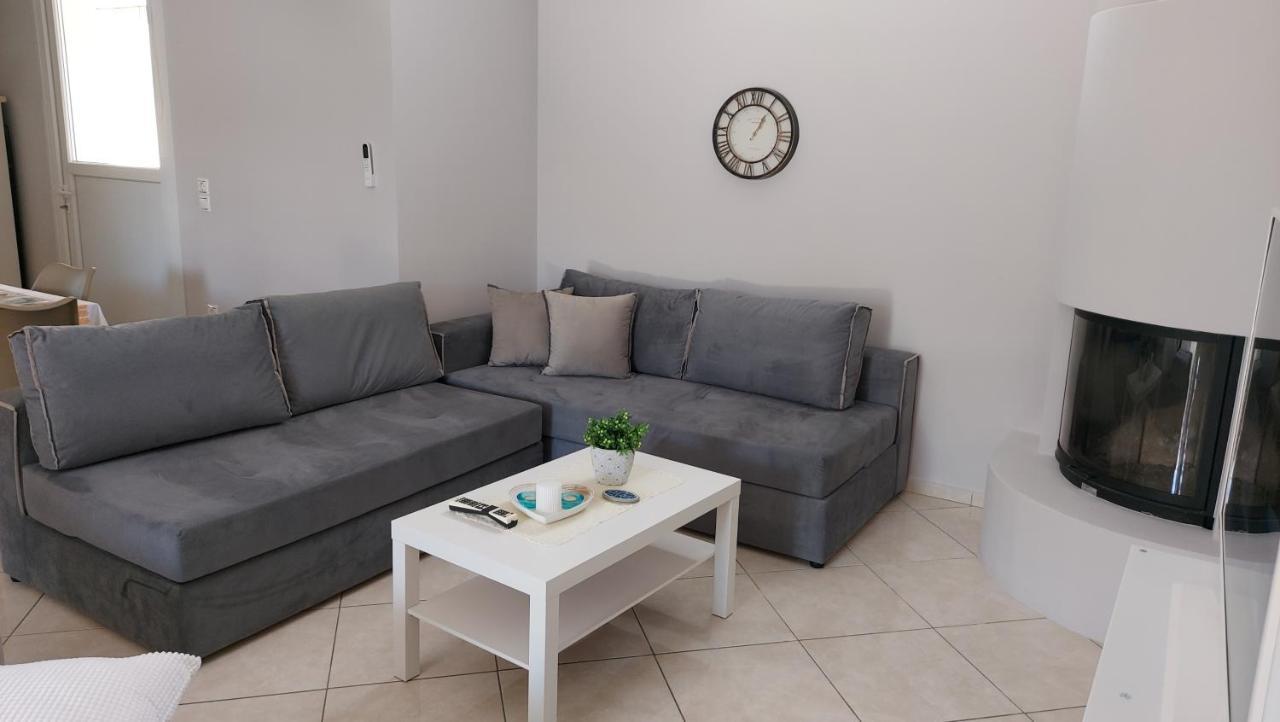 Gianni & Sophia Airport House Apartment อาร์เตมีดา ภายนอก รูปภาพ