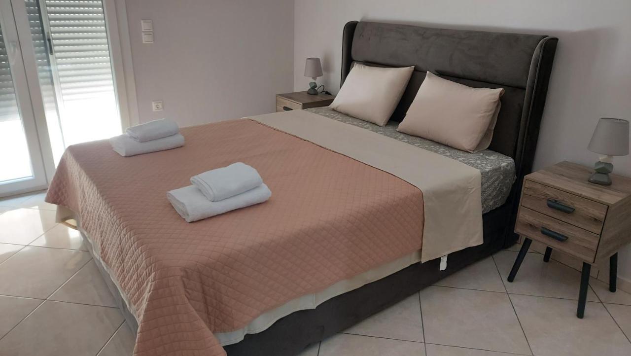 Gianni & Sophia Airport House Apartment อาร์เตมีดา ภายนอก รูปภาพ