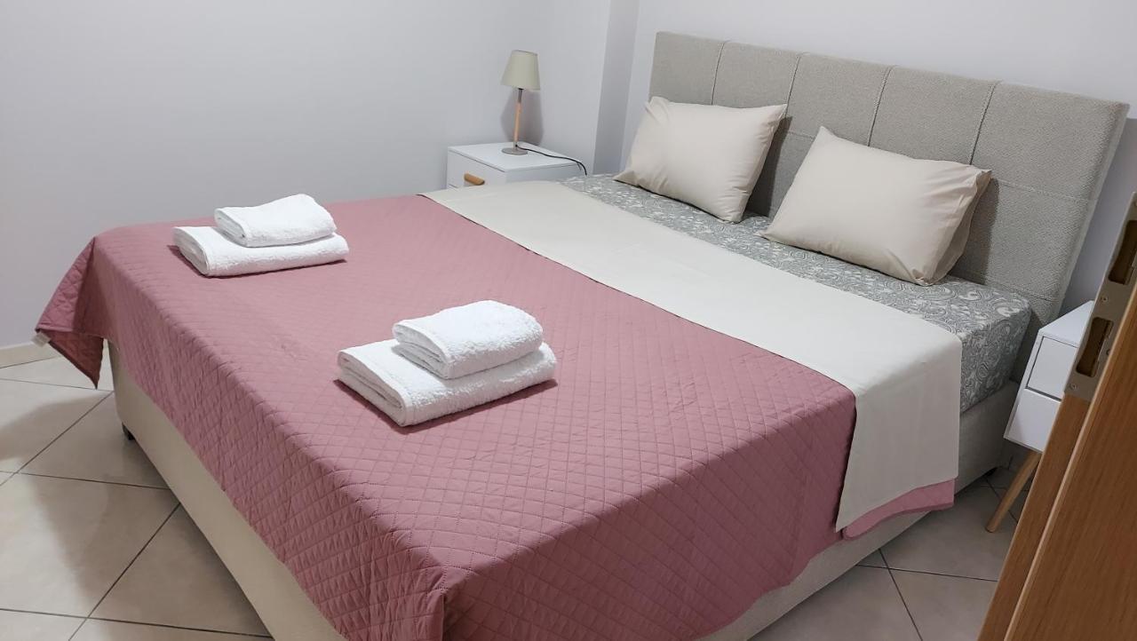 Gianni & Sophia Airport House Apartment อาร์เตมีดา ภายนอก รูปภาพ