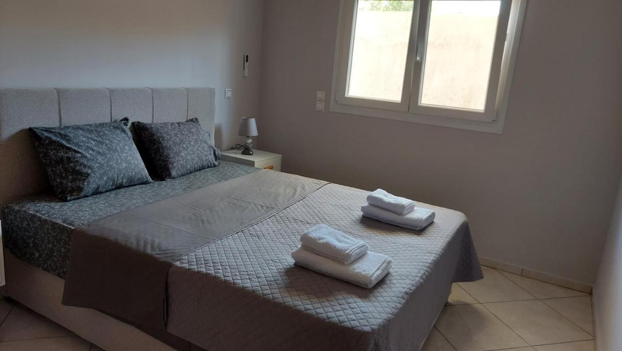 Gianni & Sophia Airport House Apartment อาร์เตมีดา ภายนอก รูปภาพ
